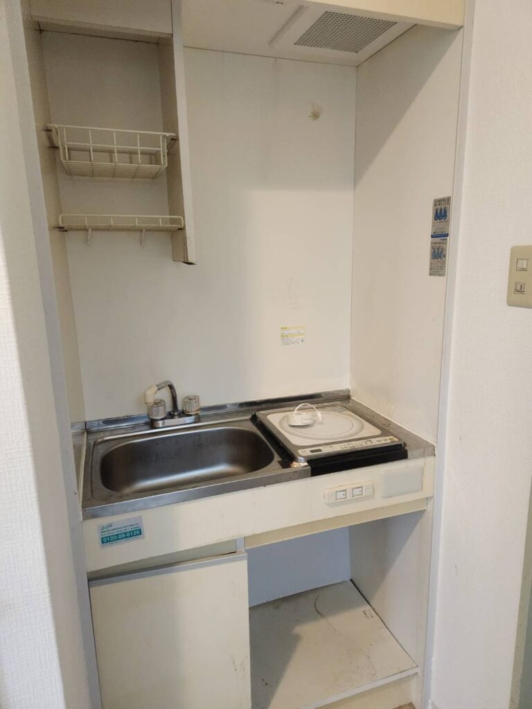 残置物撤去　不用品回収　　 遺品整理　ゴミ屋敷　清掃　引っ越し